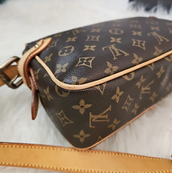 🔥🔥Good Condition 🔥 Authentic Louis Vuitton hudson pm - Picture 7 of 17